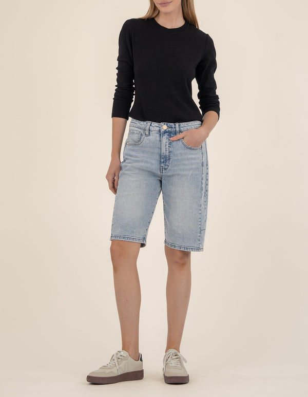 Ashley High Rise Bermuda Barrel Leg Short in Playful Wash