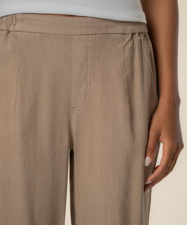 Rosalie Linen Tapered Pant in Khaki