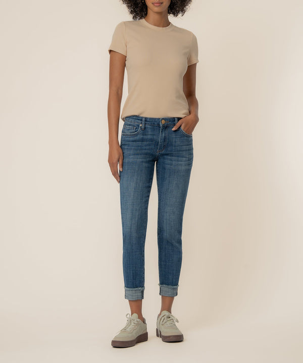 Amy Mid Rise Crop Straight Leg in Deserving Wash