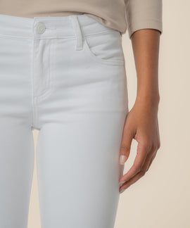 Amy Mid Rise Crop Straight Leg in Optic White