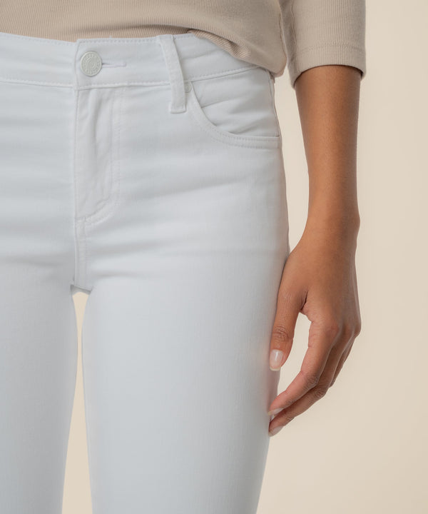 Amy Mid Rise Crop Straight Leg in Optic White