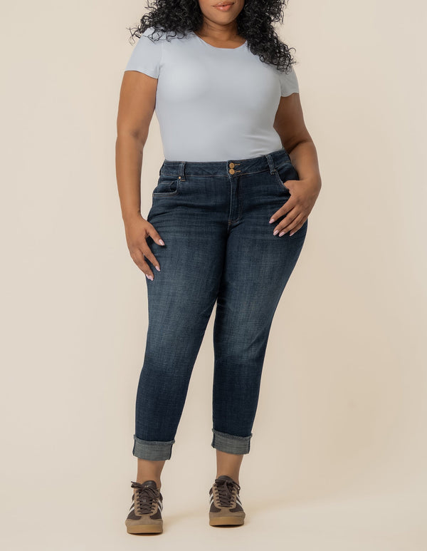 Amy Mid Rise Crop Straight, Plus in Acknowledging Wash