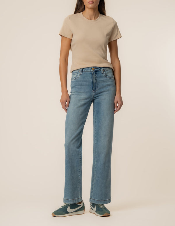 Pattie High Rise Straight Leg in Outstanding Wash