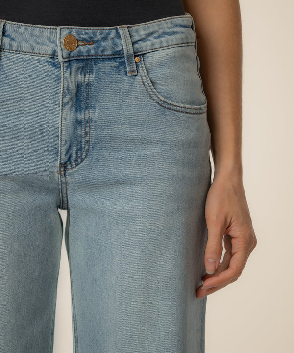 Selena Baggy Low Rise Straight Leg, Exclusive in Power Wash
