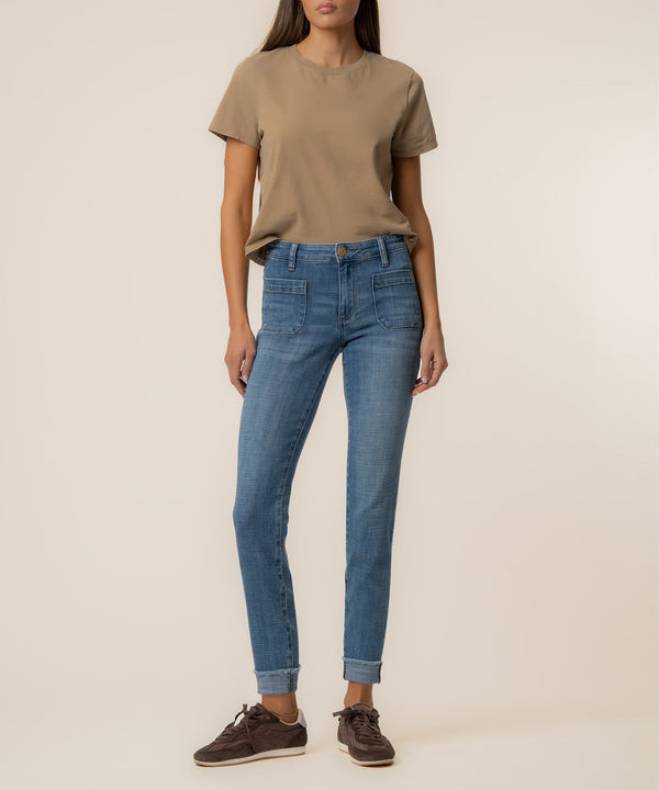 Amy Crop Straight Leg in Attractive Wash