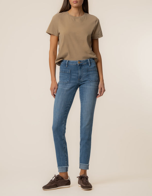 Amy Crop Straight Leg in Attractive Wash