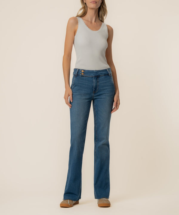 Kelly High Rise Flare in Honest Wash