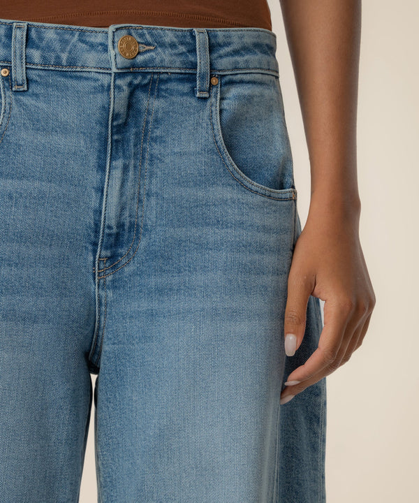 Ashlyn Baggy Barrel Leg, Exclusive in Acess Wash