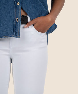 Diana Mid Rise Relaxed Fit Skinny in Optic White