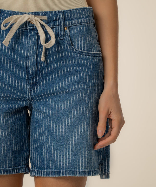 Holly Stripe High Rise Short in Relax Wash